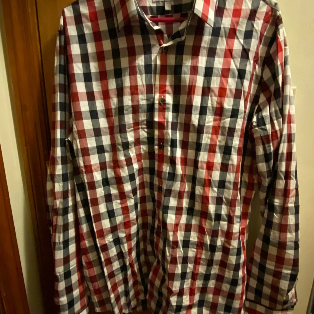 Men’s express fitted button shirt size large